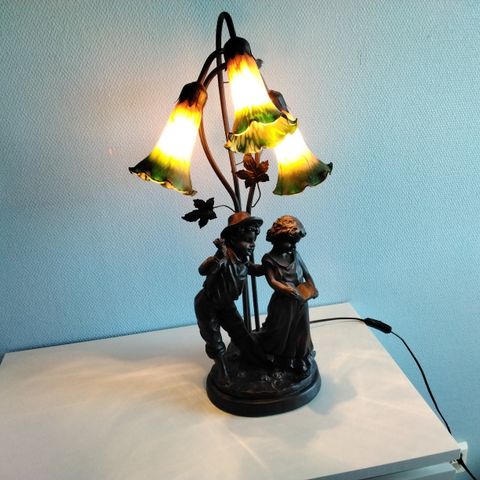 Vakker Art Deco lampe selges