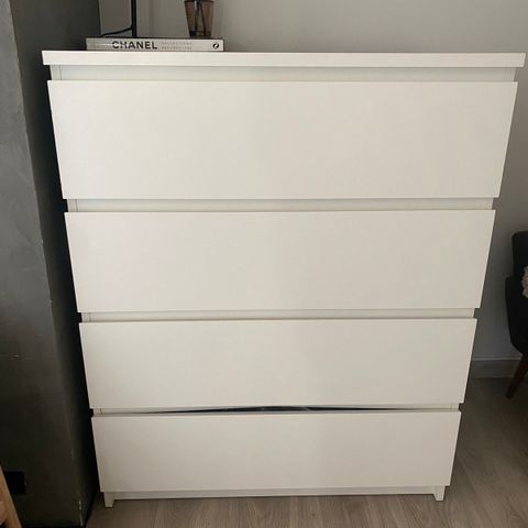 Malm kommode (reservert til 17/9)