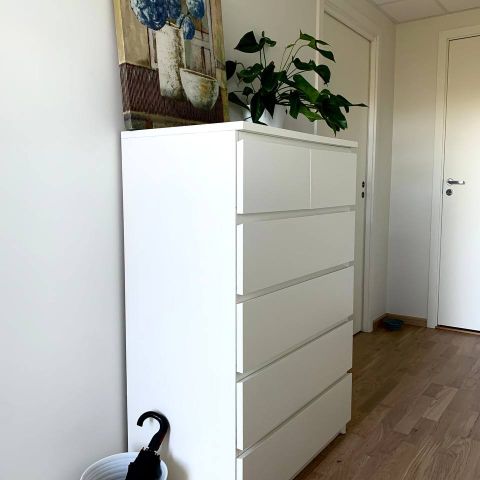 Malm kommode i hvit med 6 skuffer fra IKEA