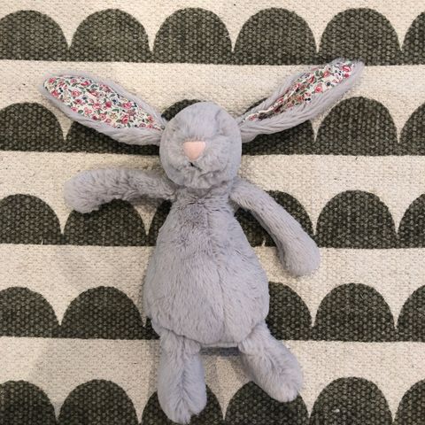 Liten Jellycat kanin med blomster (hentes/sendes)