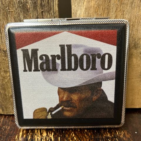 Sigarett Etui Med Bilde Av Marlboro Man. Plass Til 20 stk