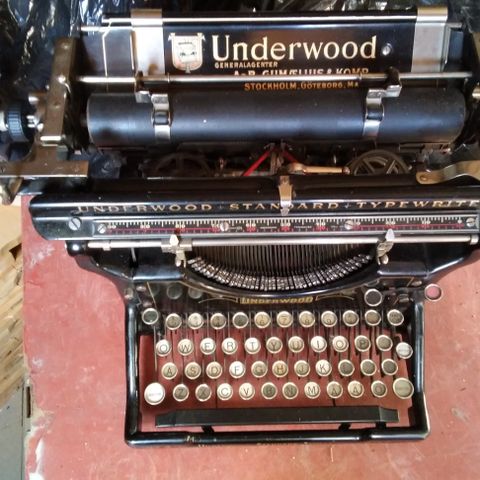 Underwood skrivemaskin. Reservert.