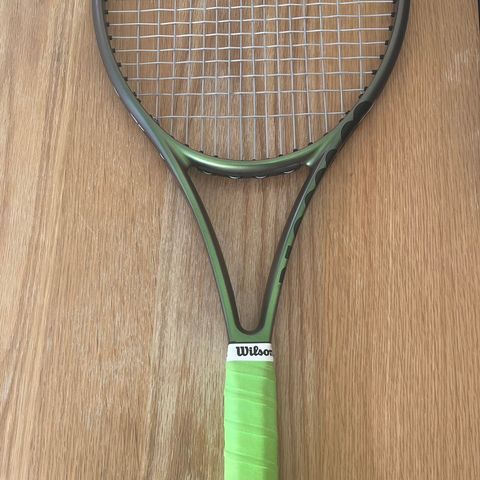 Wilson blade V8 100