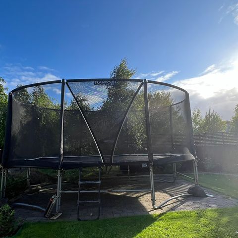 Trampoline