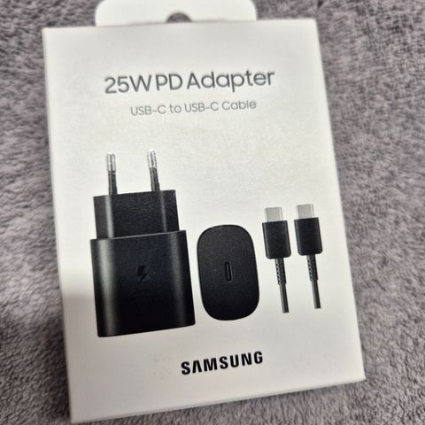 Samsung 25w hurtiglader med de nyeste ladstandarder og Usb c