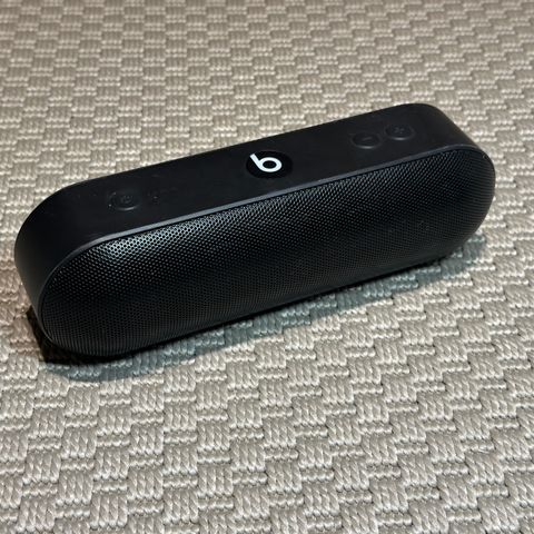 Beats Pill+ bluetooth høytaler