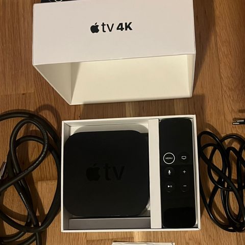 Apple tv 4K, 1 generasjon 32gb selges billig!!!!