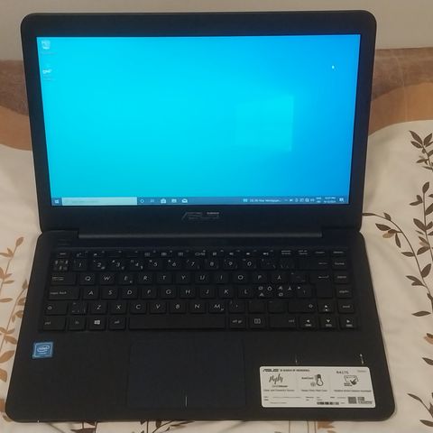 Asus Notebook R417S, SSD 30 GB, RAM 2 GB: Flawless