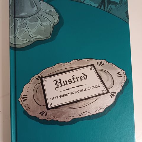 Husfred: en tragikomisk familiehistorie  Av  Alison Bechdel