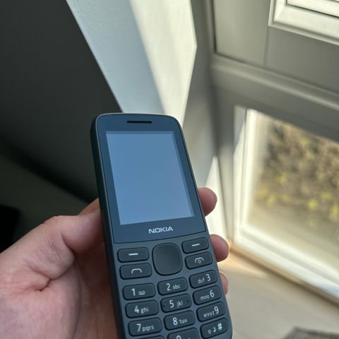 Nokia 215 4g  like new, never used!