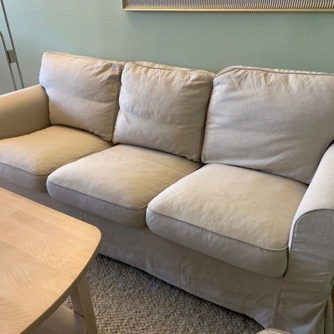 Ektorp 3 seter sofa (m/2 trekk)