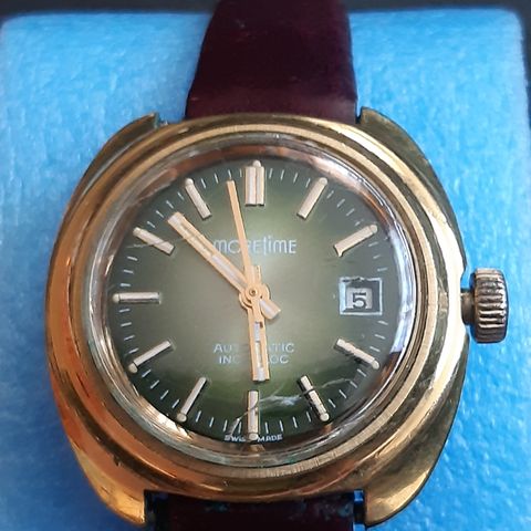 Swiss Made Moretime automatisk dameur fra 70-tallet. D=28mm. L=19cm.