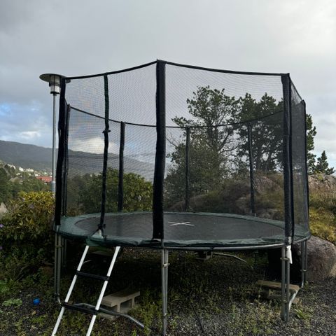 Trampoline