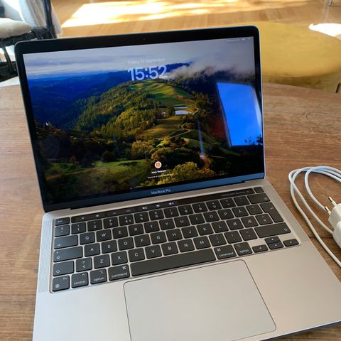 MacBook Pro 13 M1 (2020) 8/256