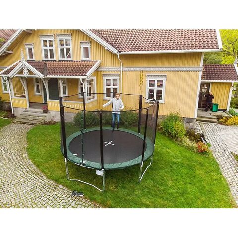 Trampoline 3.6meter    Brukt 4 månder av å til