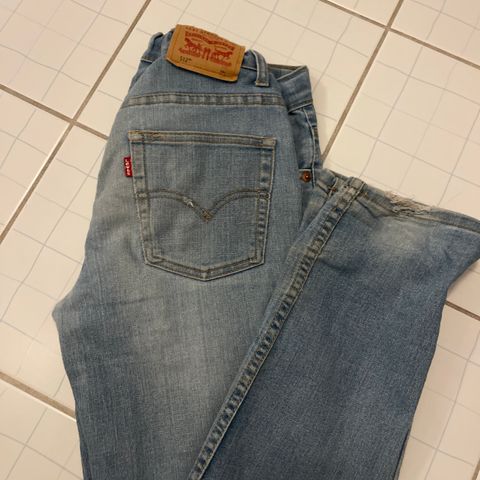 Levis 512