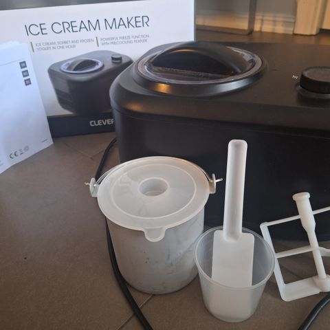 Ice cream maker/ Is maskin