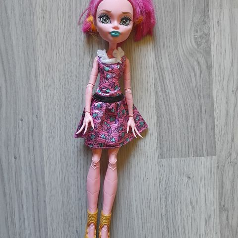 Monster High dukke