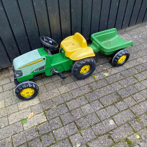 Leketraktor John Deere med henger!