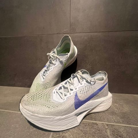 M ZOOMX VAPORFLY NEXT% 3