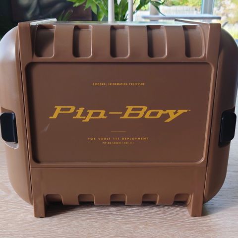 Fallout 4 - Vault tech Pip-boy container *TOM* - Bethesda