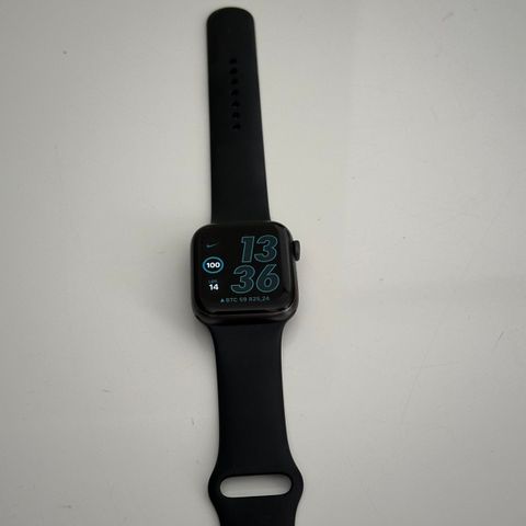 Apple Watch SE 44mm (1st Gen, 2020) - Space Gray