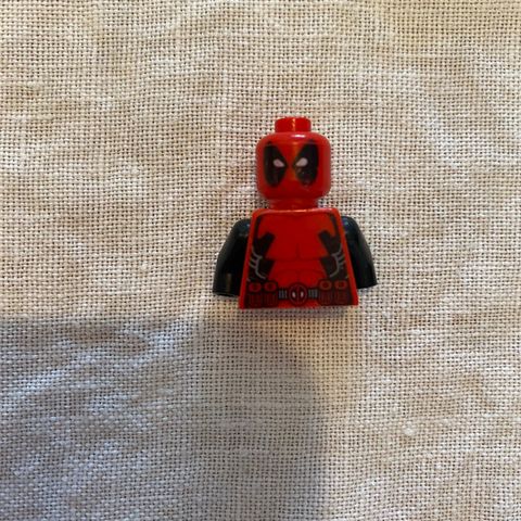 Lego Deadpool minifigur deler