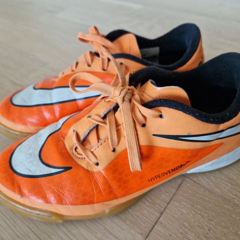 Nike inne fotballsko str 33.5