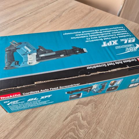 Makita Batteridrevet Automatisk Skrumaskin