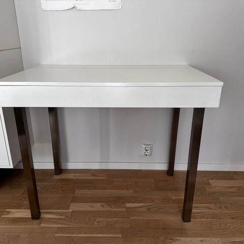 Skrivebord fra Ikea 100 cm «Vika Veine»