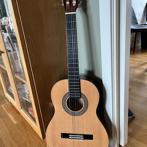 Gitar til barn/junior selges