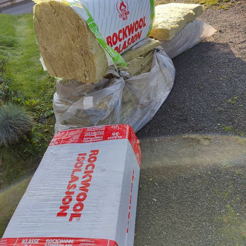 Isolasjonsplater Rockwool gis bort