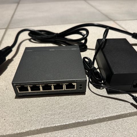 TP-Link TL-SG105PE PoE switch