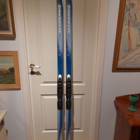 Madshus 967 Voss smørefrie fjellski m/stålkant 180 cm.m/Rottefella BC bindinger