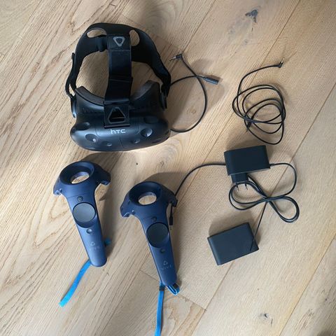 HTC VIVE PRO 2.0 kontrollerere + Div tilbehør