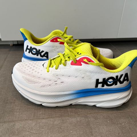 Hoka Clifton 9 Blanc De Blanc/Virtual Blue, størrelse 44 2/3