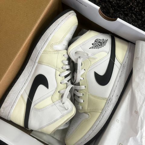 Jordan 1 Mid Coconut Milk