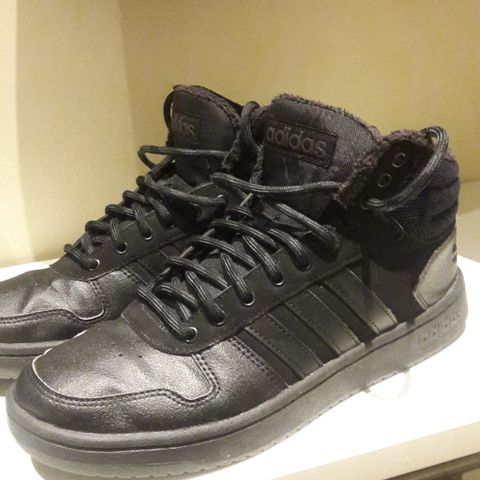 Adidas svarte sneakers str 43, som nye