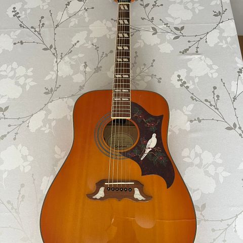 Epiphone Dove Pro Akustisk gitar