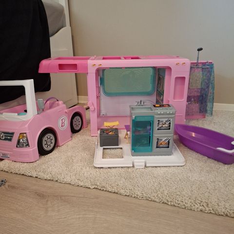 Barbie campingbil.