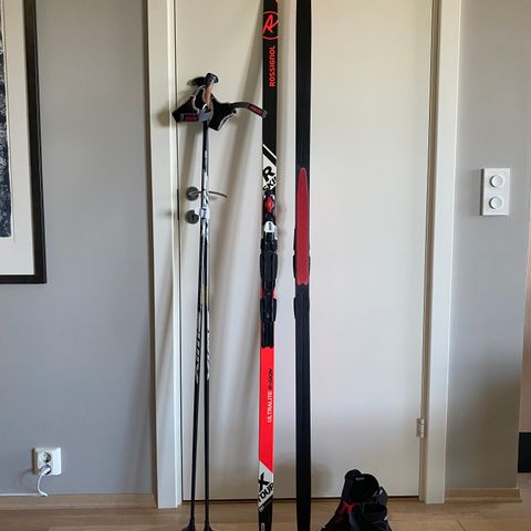 Rossignol langrennski 191 cm med staver og skisko