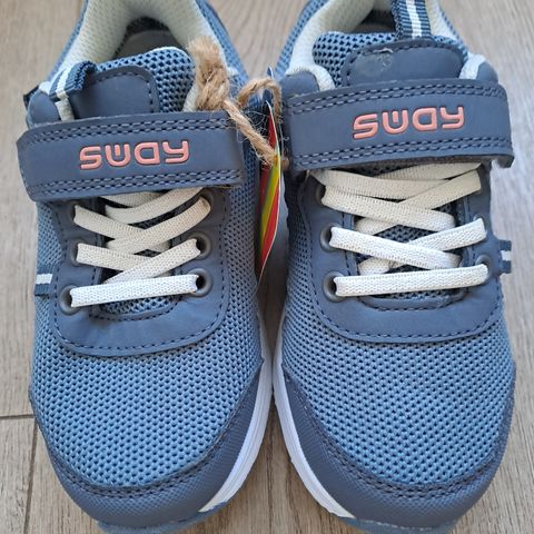 SWAY. WATERPROOF  Joggesko  Str 28. UBRUKT