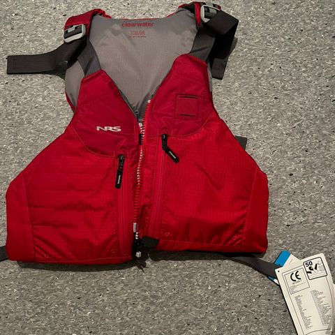 NRS Clearwater padlevest