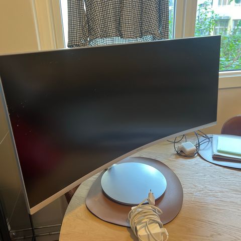 Samsung 34” Curved