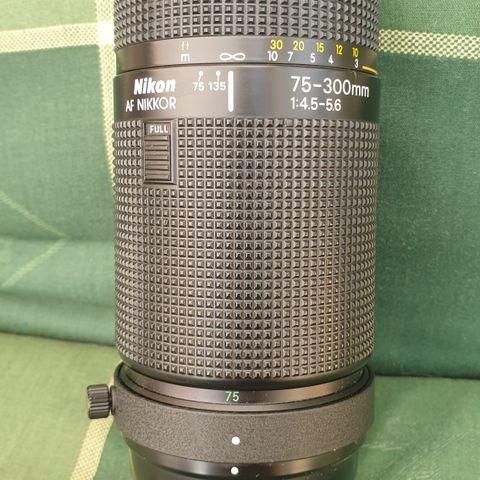 Nikon AF Nikkor 75-300mm 1:4.5-5.6