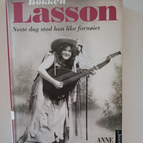 Bokken Lasson.  Biografi Aschehoug