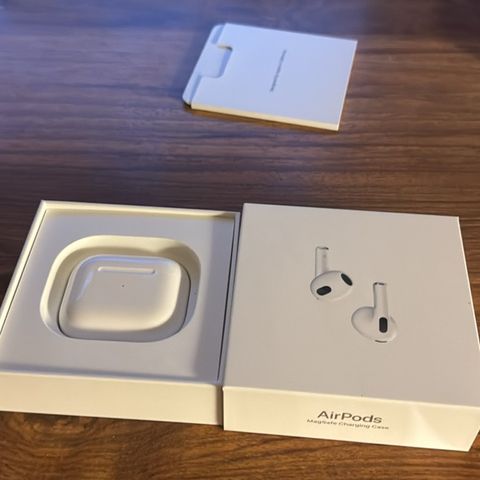 Apple Airpods 3. gen InEar med MagSafe etui