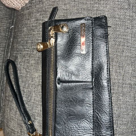 Kenneth cole clutch