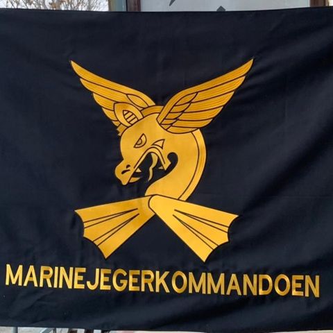 MARINEJEGERKOMMANDOEN. BRODERT orginalt ensidig flagg