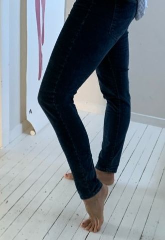 Lois celia 28/34 i blå nydelig microcord, slimfit